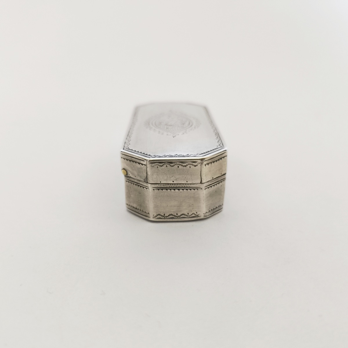 Boite tabatière en argent massif 1er coq, fin du XVIIIe ou début du XIXe siècle. Epoque Empire.-photo-1