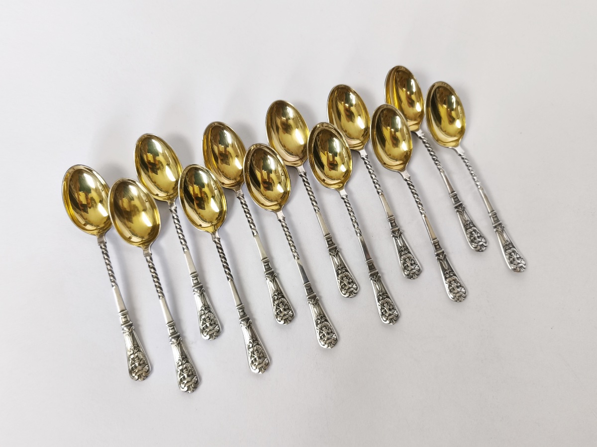Christofle: Twelve Silver- And Gold-plated Spoons With A Mascaron Design. -photo-1