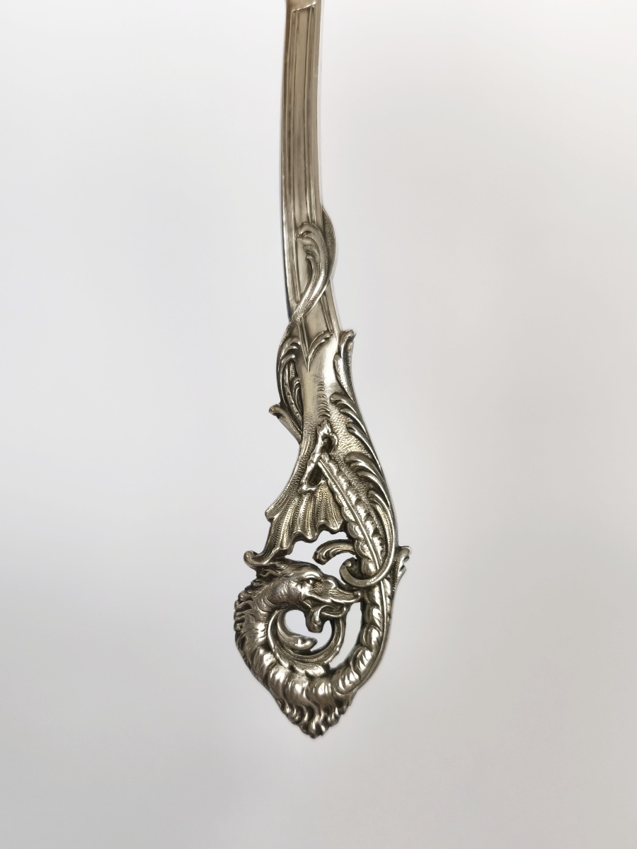 Veyrat: Solid Silver And Vermeil Snow Shovel, Decorated With A Chimera-dragon Motif. Late 19th Century-photo-1