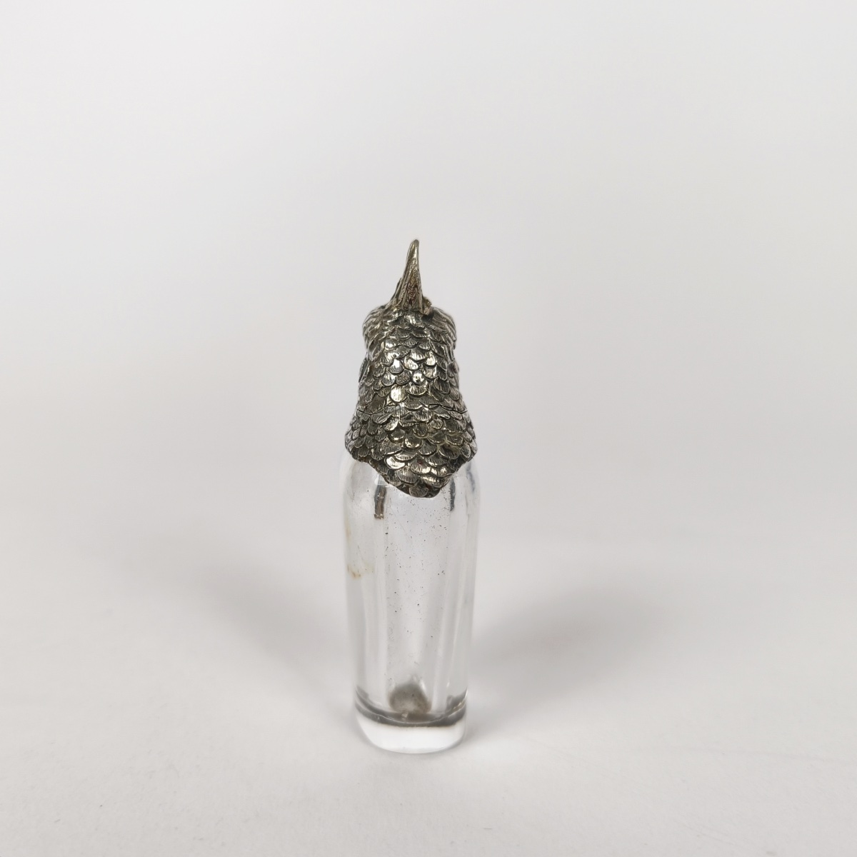 Flacon aviforme à sel ou à parfum en argent massif et verre. Décor de perroquet. -photo-1