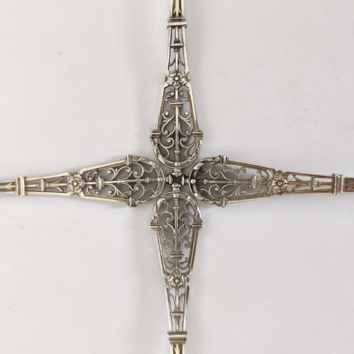 Puiforcat: Exquisite Solid Silver And Vermeil Dessert Set, “ferrure” Model. 19th Century