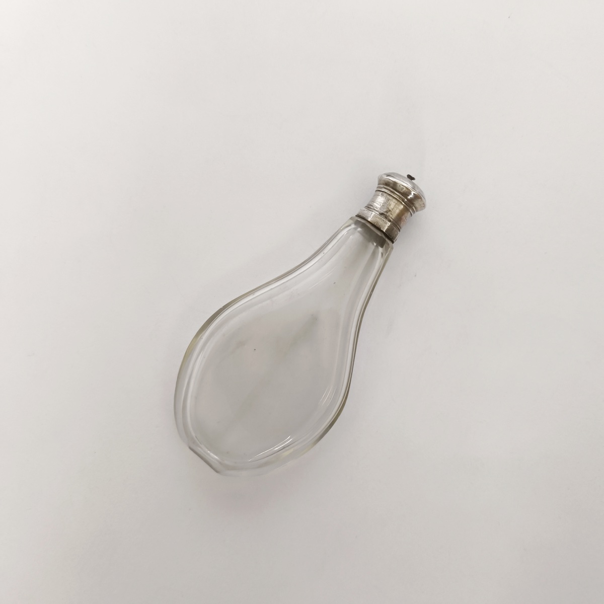 An 18th-century Perfume Bottle Made Of Glass And Solid Silver. -photo-3