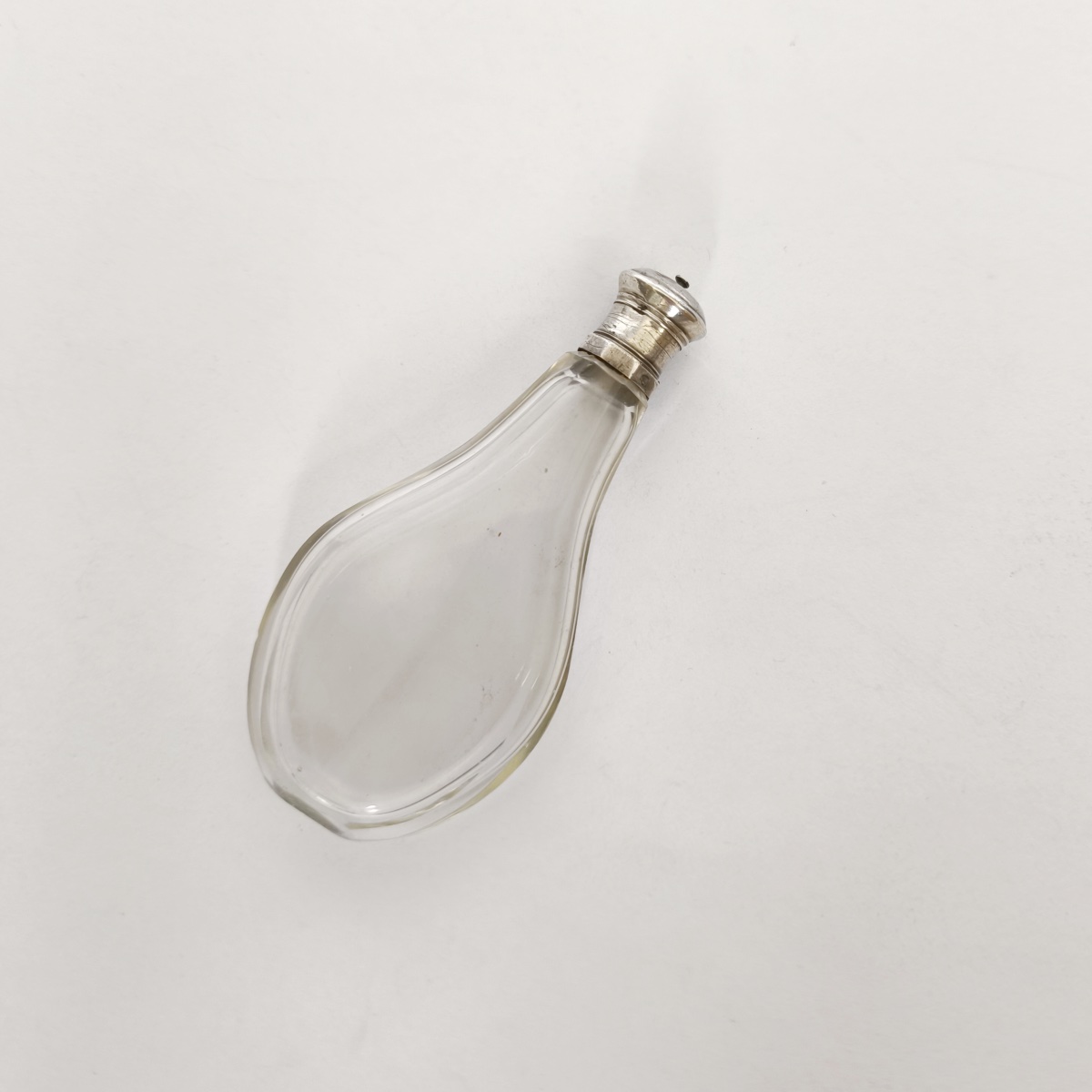 An 18th-century Perfume Bottle Made Of Glass And Solid Silver. -photo-4