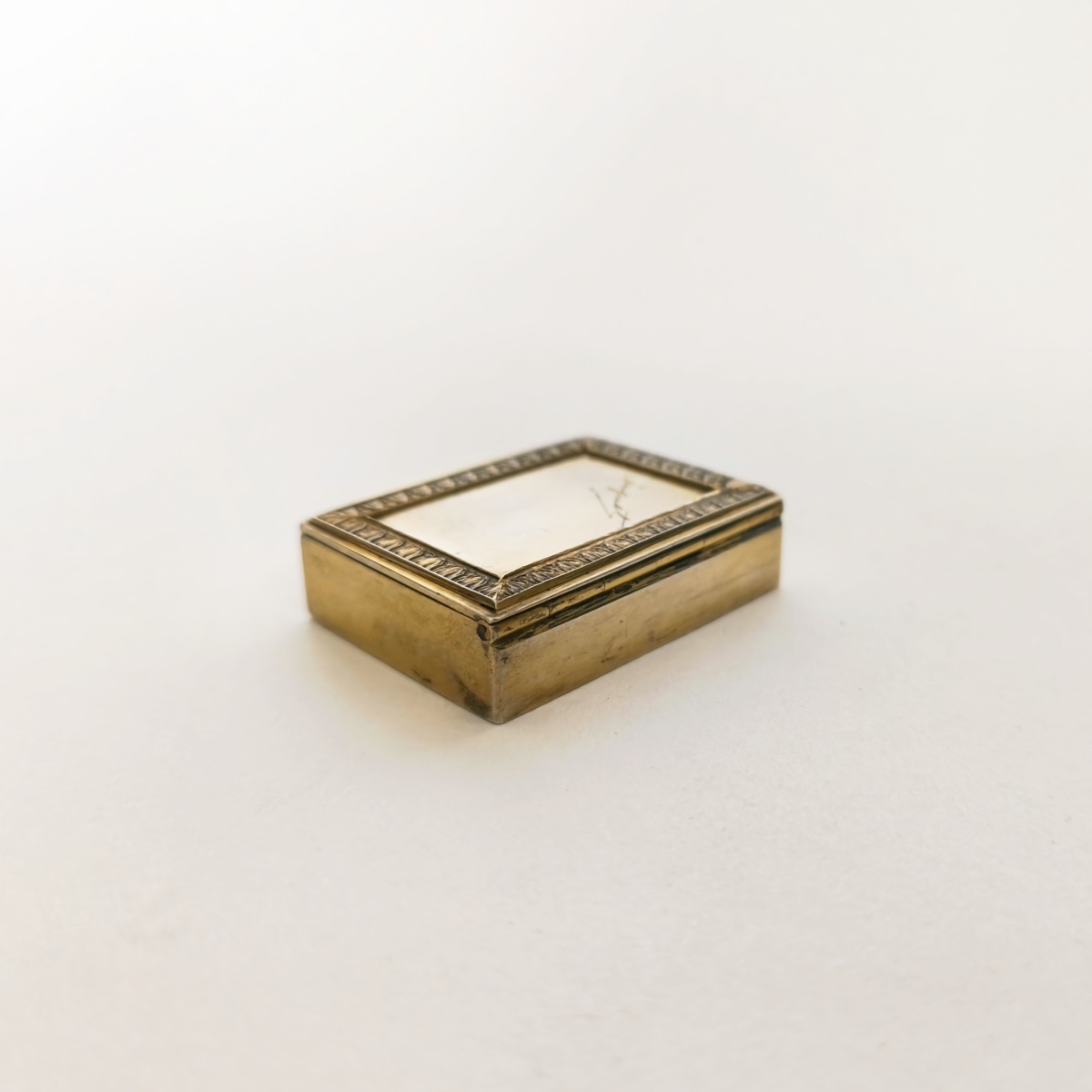 Small Louis XVI-style Pill Or Candy Box Made Of Solid Silver With A Vermeil Finish-photo-3
