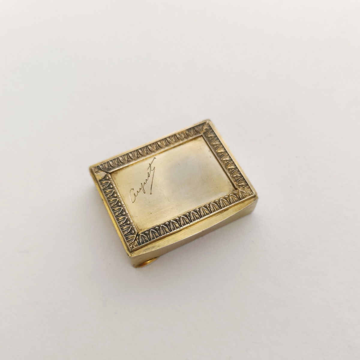 Small Louis XVI-style Pill Or Candy Box Made Of Solid Silver With A Vermeil Finish