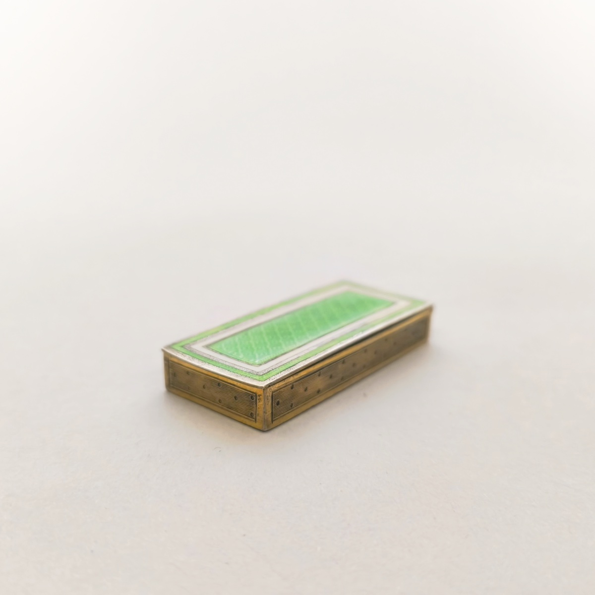 Essential Case / Sewing Box Made Of Solid Silver With Guilloché Engraving And Enamel, And Vermeil. Enamel-photo-2
