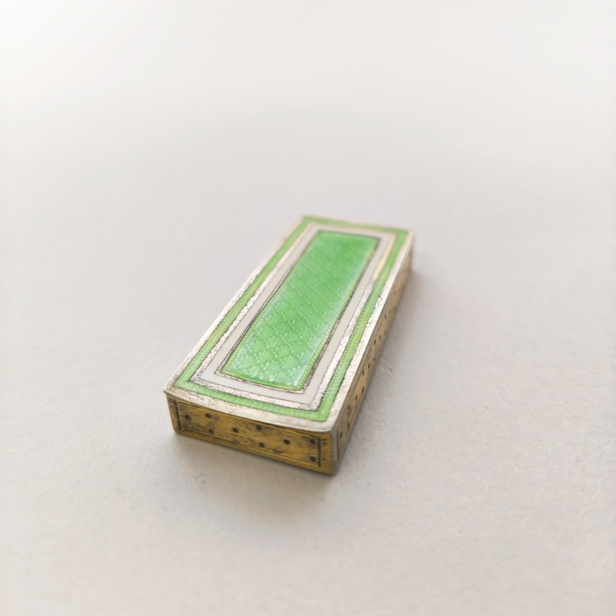 Essential Case / Sewing Box Made Of Solid Silver With Guilloché Engraving And Enamel, And Vermeil. Enamel-photo-4