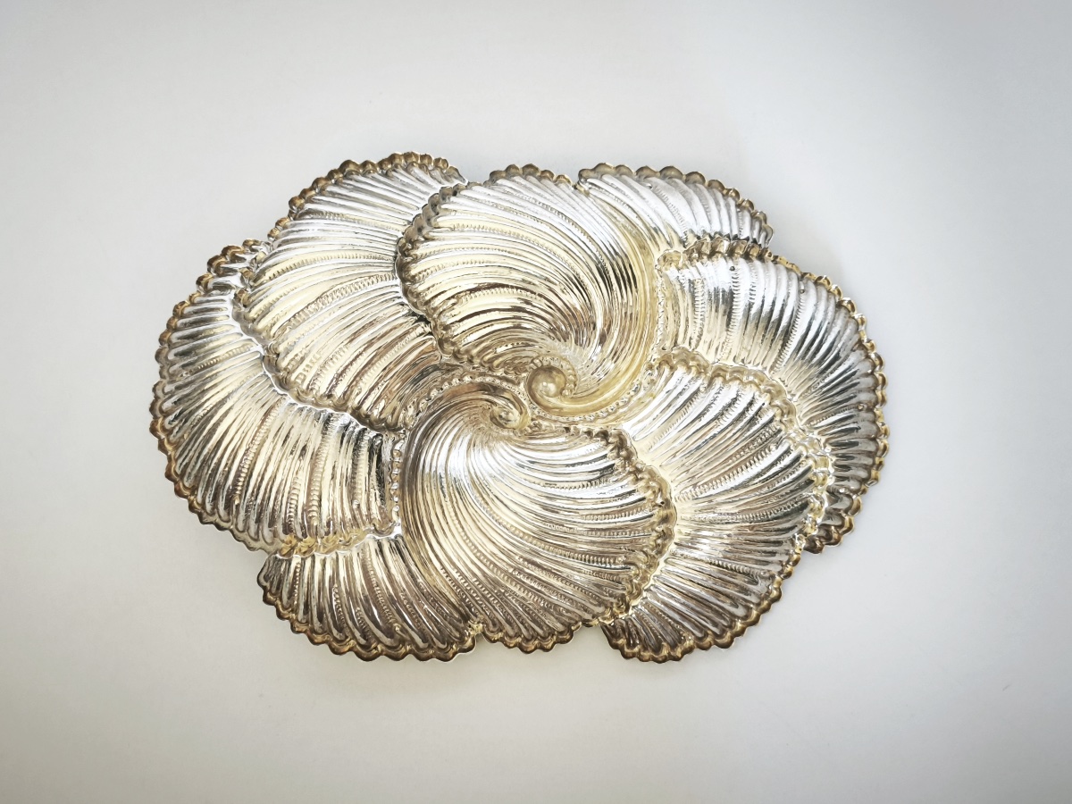 Buccellati : centre de table formant plat, modèle marina coquillage, en argent massif. Italie-photo-2