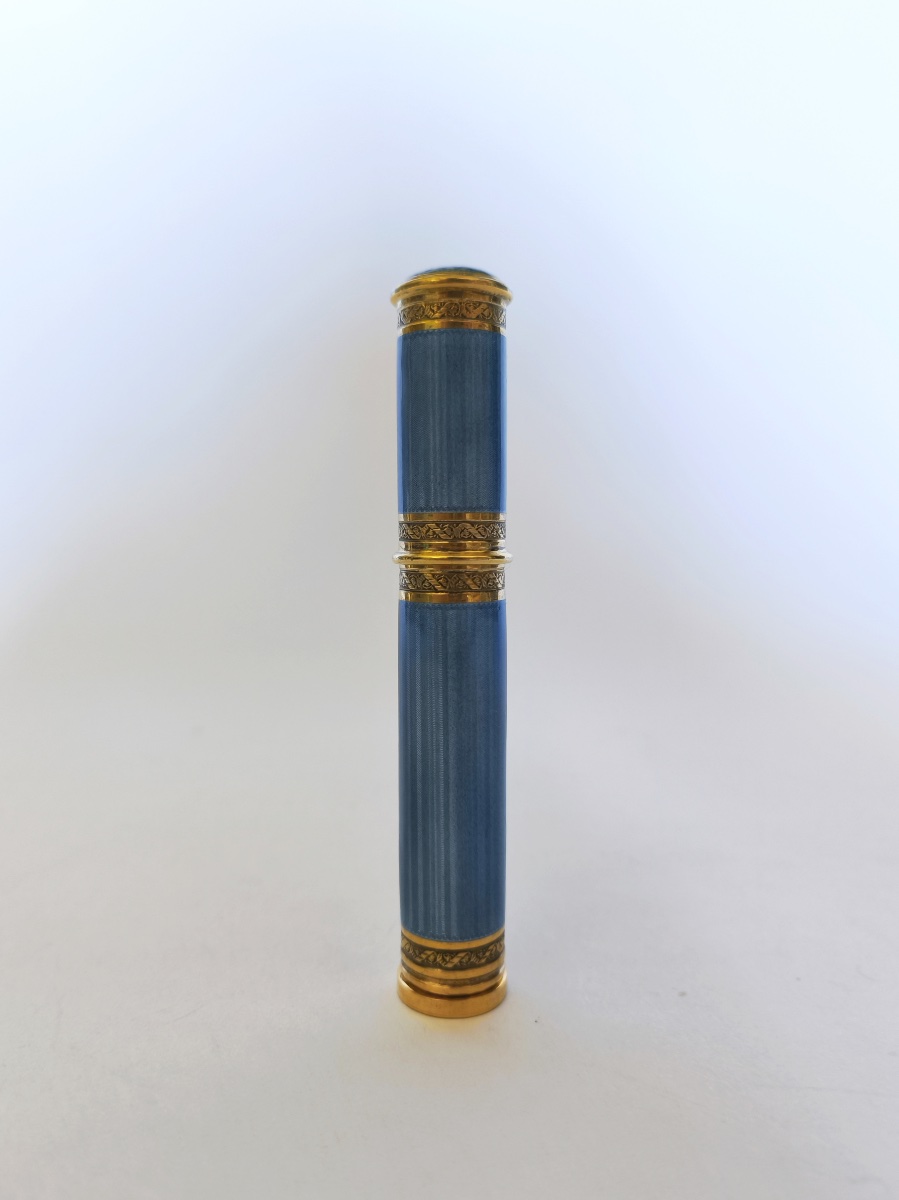 Aucoc : Etui à cire formant sceau en argent massif & vermeil guilloché et émaillé. C1900 Cachet-photo-1