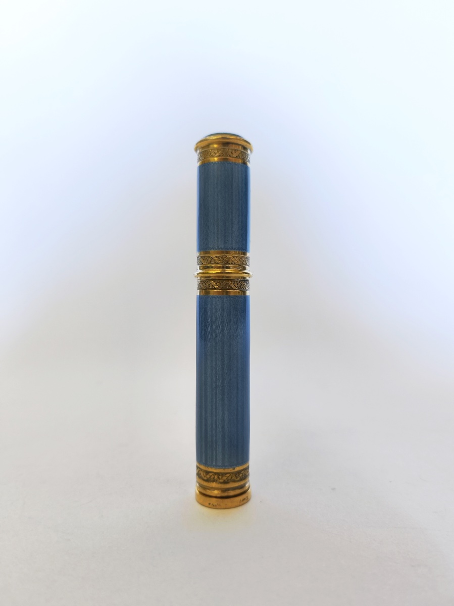Aucoc : Etui à cire formant sceau en argent massif & vermeil guilloché et émaillé. C1900 Cachet-photo-2