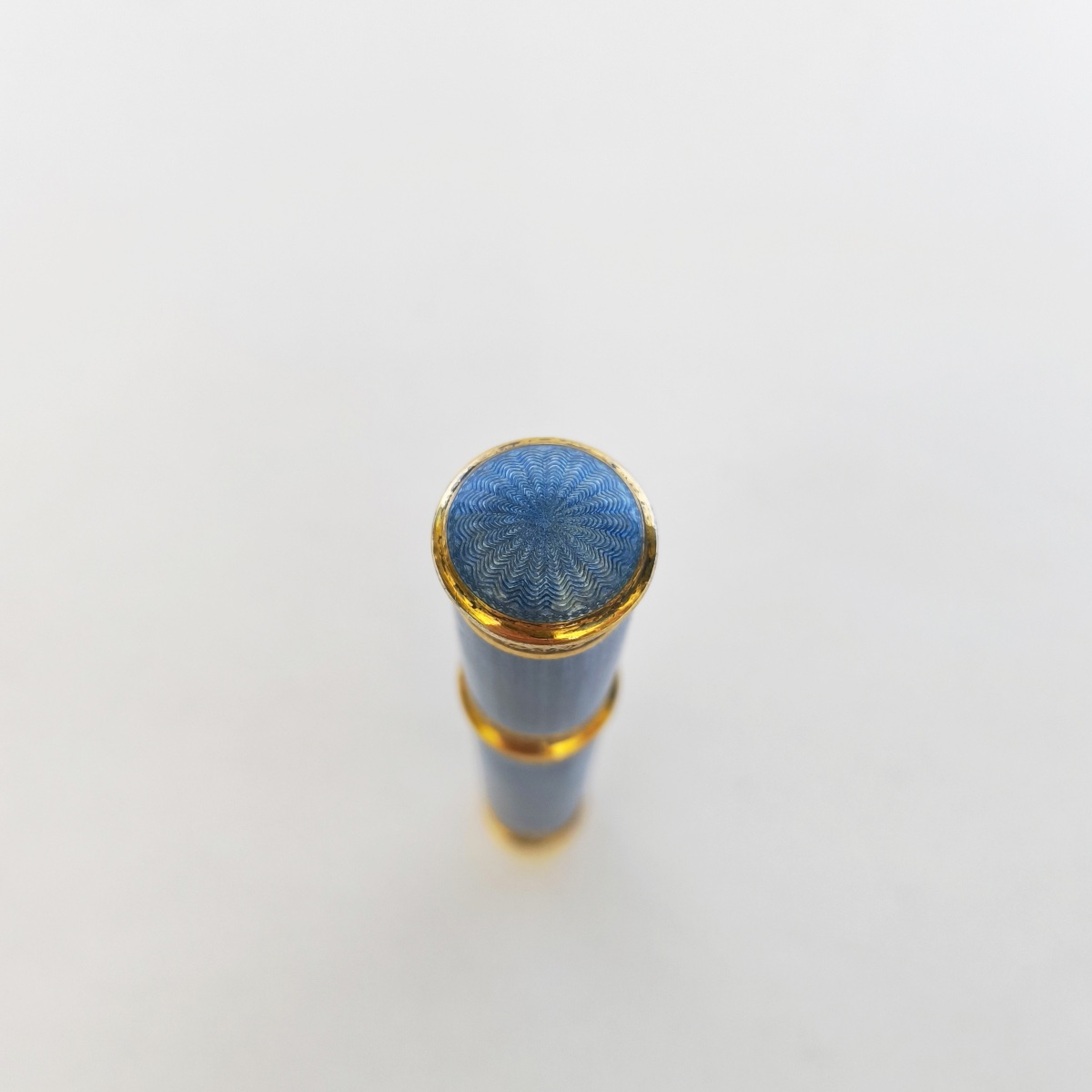 Aucoc : Etui à cire formant sceau en argent massif & vermeil guilloché et émaillé. C1900 Cachet-photo-3