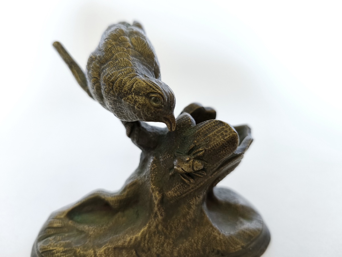 A 19th-century Bronze Pyroge With A Design Of A Bird On A Branch. -photo-3