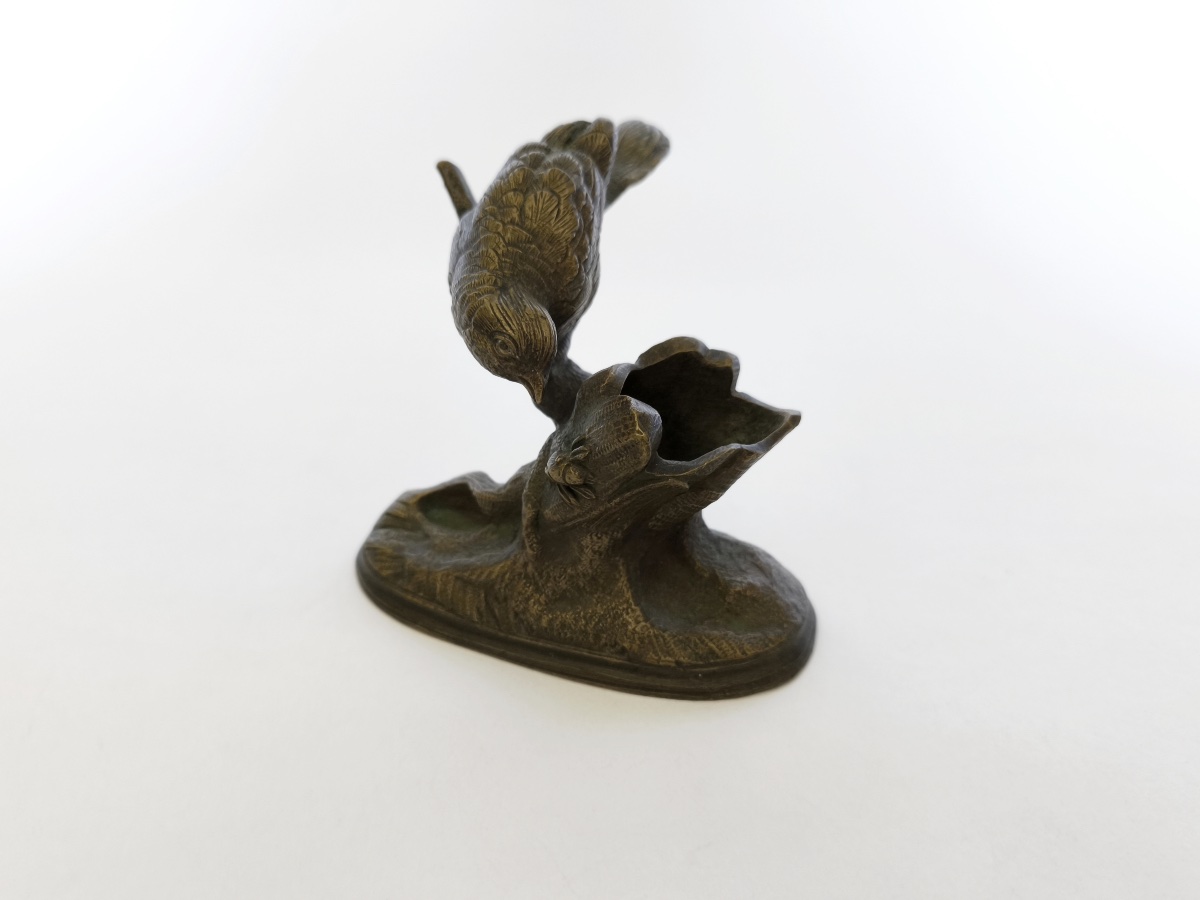 A 19th-century Bronze Pyroge With A Design Of A Bird On A Branch. -photo-5