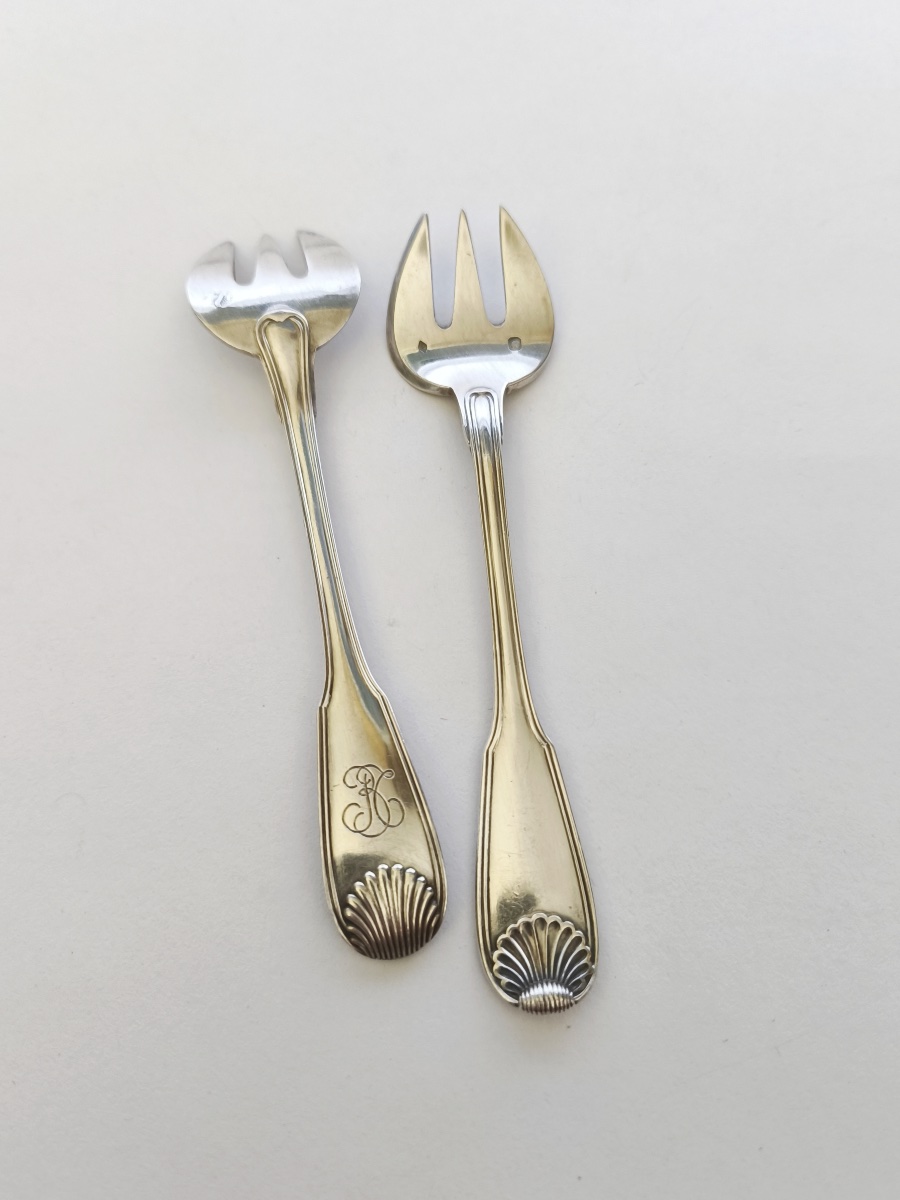 Hénin & Co.: 12 Solid Silver Oyster Forks With A Shell-pattern Design. Aubert In Nantes-photo-2
