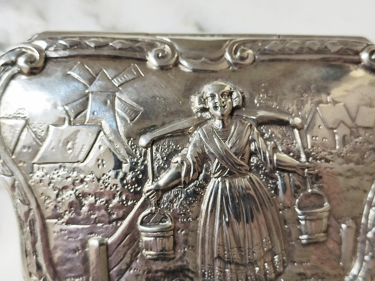 Heavy Sterling Silver & Vermeil Snuff Box With Peasant Decor. Germany, 19th - 20th-photo-5