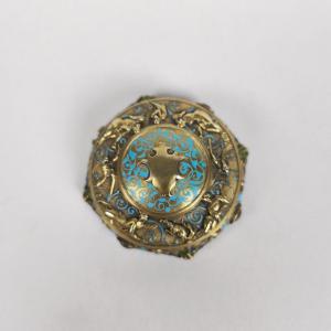 Boite en argent massif et vermeil émaillé troubadour, style néo renaissance. XIXe siècle. email