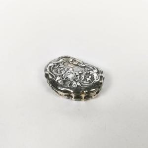 A Very Small Snuffbox For A Woman Or Child, Solid Silver Rocaille Style. Early Reign Of Louis XV, 18th Century.
