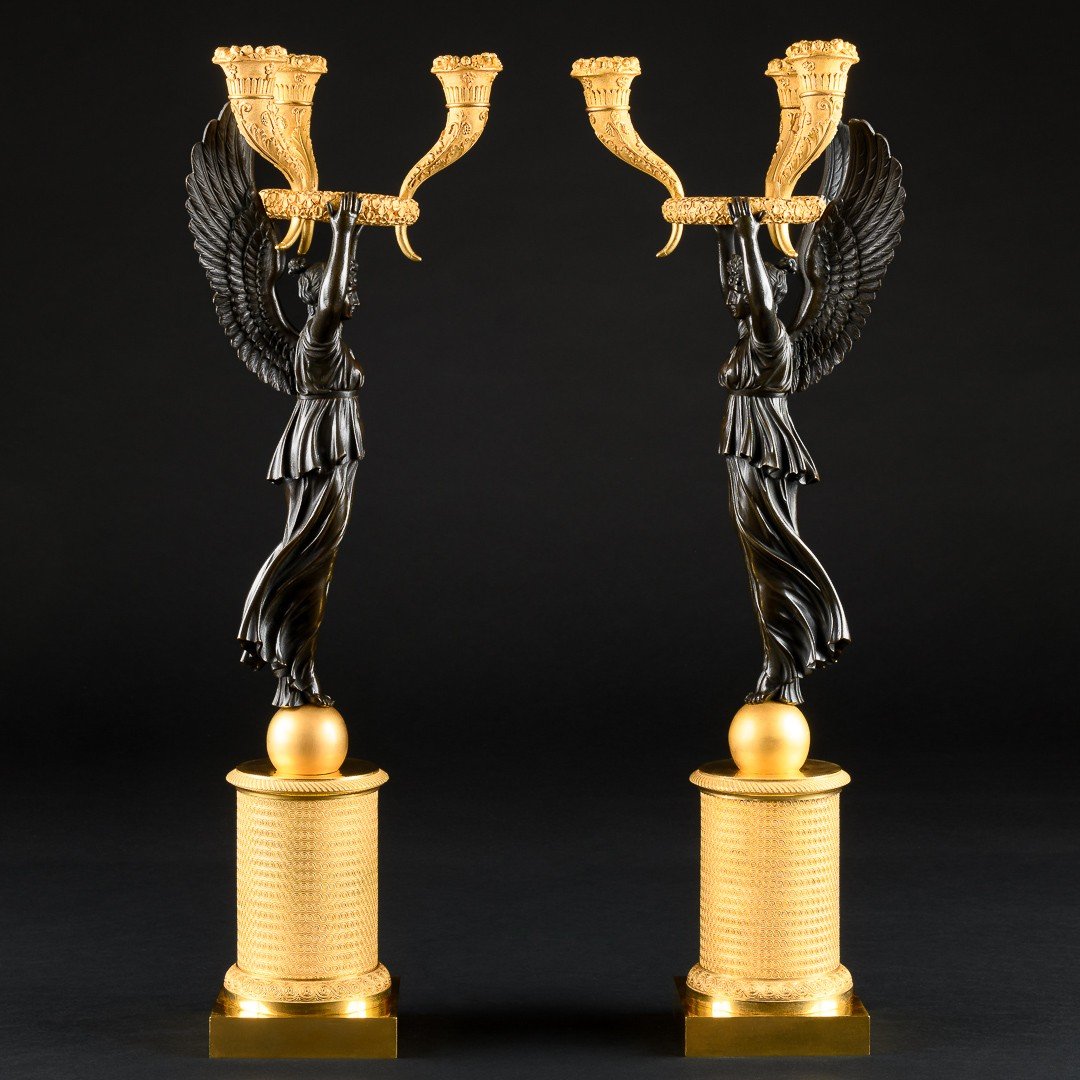 Pierre - Philippe Thomire  - Exceptionnel Paire De Candélabres Du Début De L’empire à Victoires-photo-1