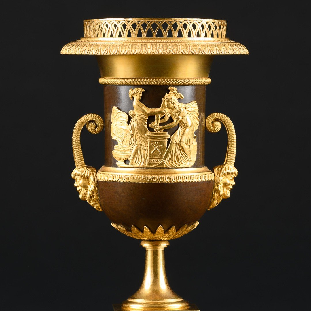Exquisite Pair Of Gilt And Patinated Bronze Empire Medici Vases 