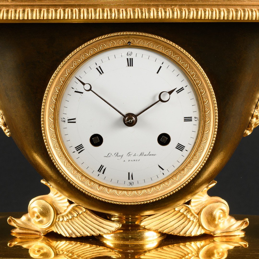 Model By Claude Galle - Signed By Bazile-charles Le Roy - Fascinating Empire Vase Clock With Venus In Her Chariot -photo-4
