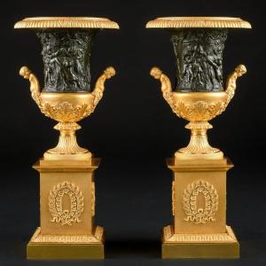 Superbe Paire De Vases Empire Médicis Avec Scène De Bacchanales 