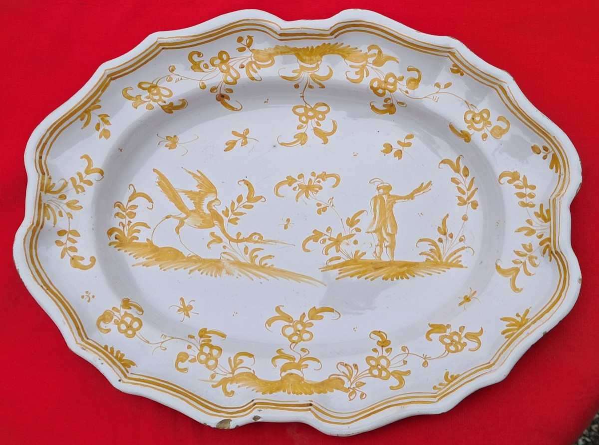 Grand Plat faïence de MOUSTIERS XVIIIe atelier OLERYS grotesque jaune Jacques CALLOT BEAUCAIRE -photo-3