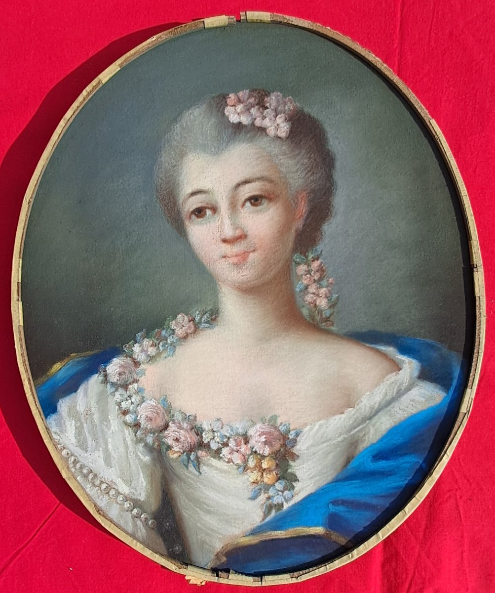 Portrait pastel Louis XVI marquise comtesse noble noblesse XVIIIe ovale Versailles Nattier 