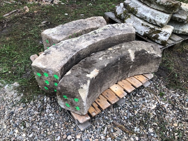 18th-century Circular Limestone Well Curb -photo-1