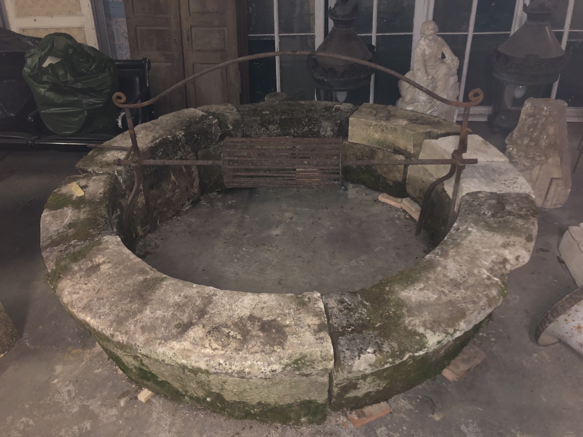 18th-century Circular Limestone Well Curb 