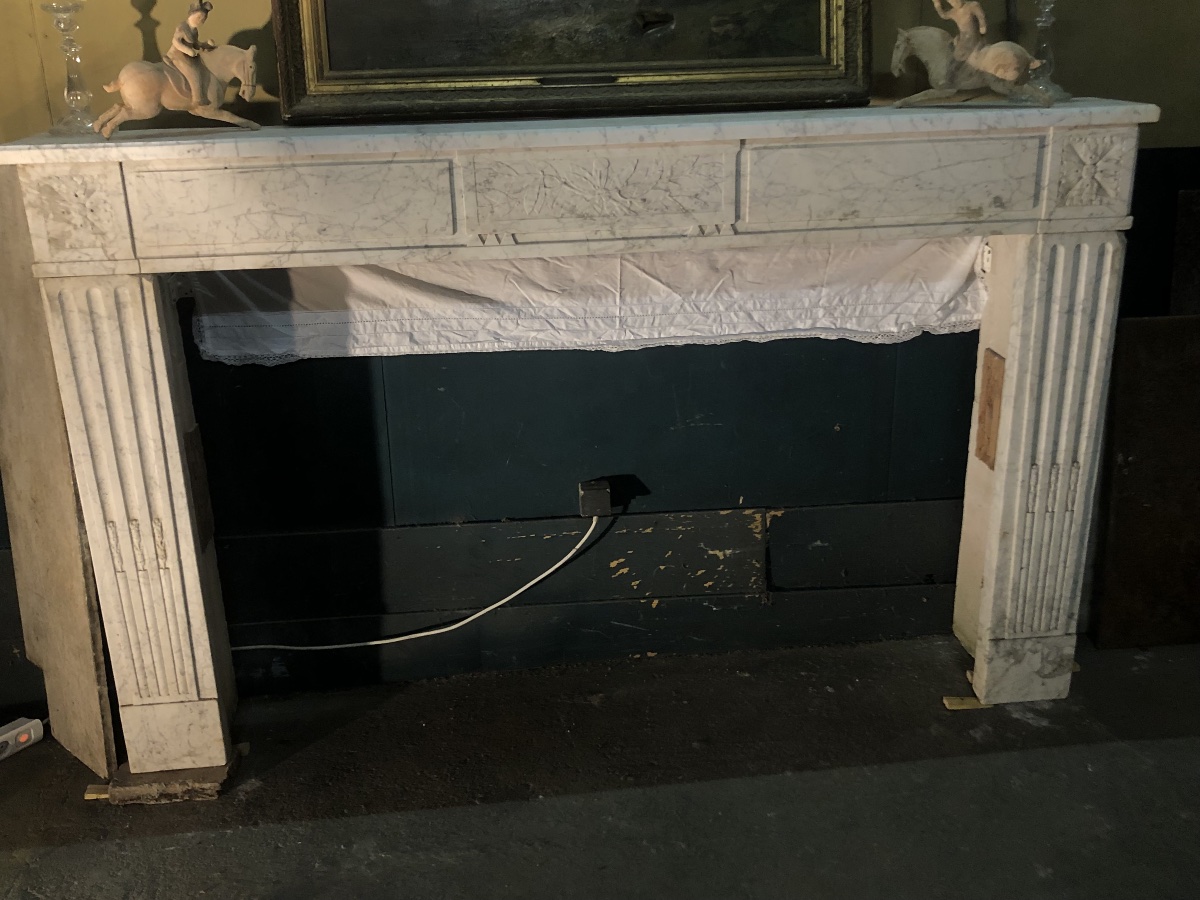 Importante cheminée Louis XVI marbre carrare blanc 