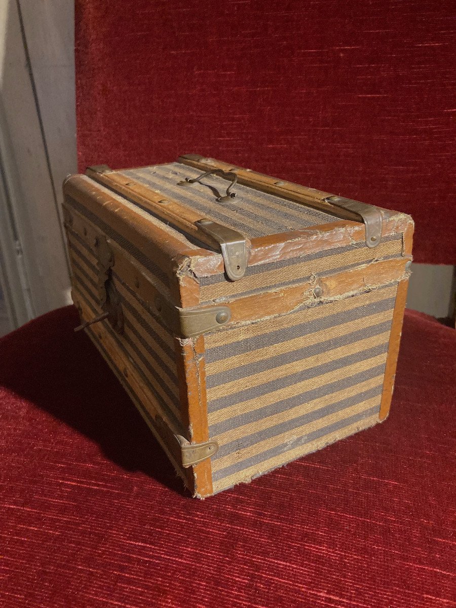 Wooden Doll's Trunk Covered In Canvas From The End Of The 19th Century-photo-3