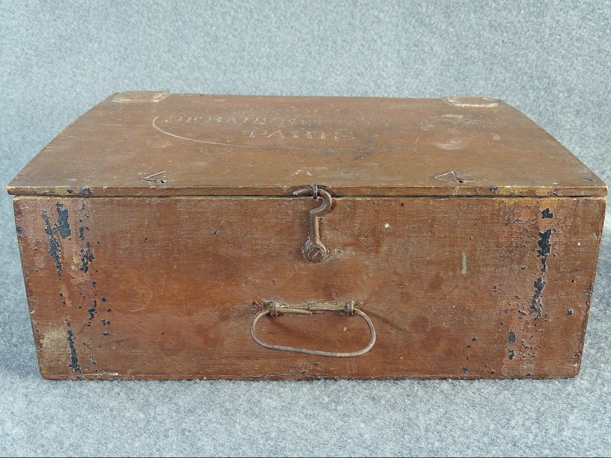 Packing Box Of The King Of Debauve And Gallais Chocolates-photo-2