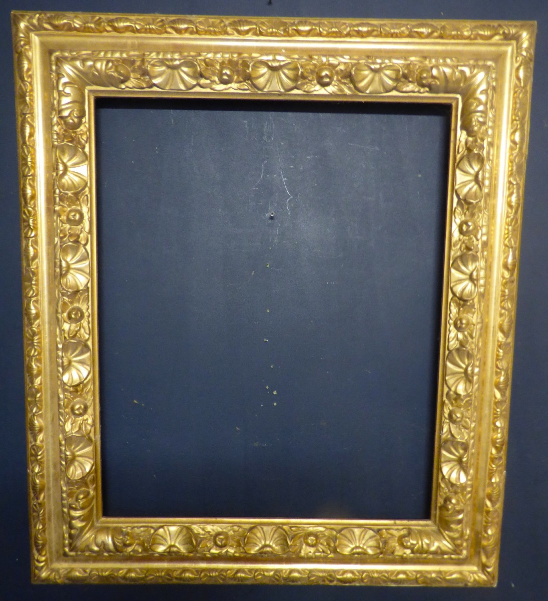 Beau cadre en bois et stuc époque 19ème