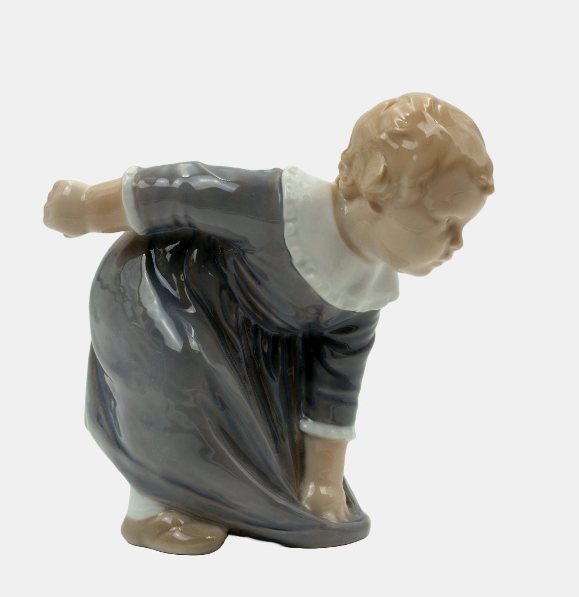 Bing & Grondahl Figurine By Adda Bonfils (1883-1914), Young Girl Playing-photo-1