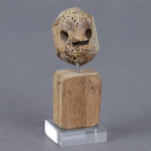 Sculpture Représentant Une Tête - Thulé, Alaska