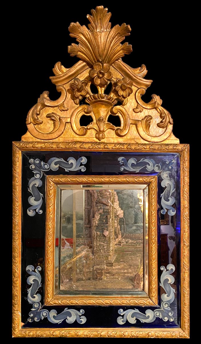 Miroir à verre bleu et bois doré du XVIIIe siècle