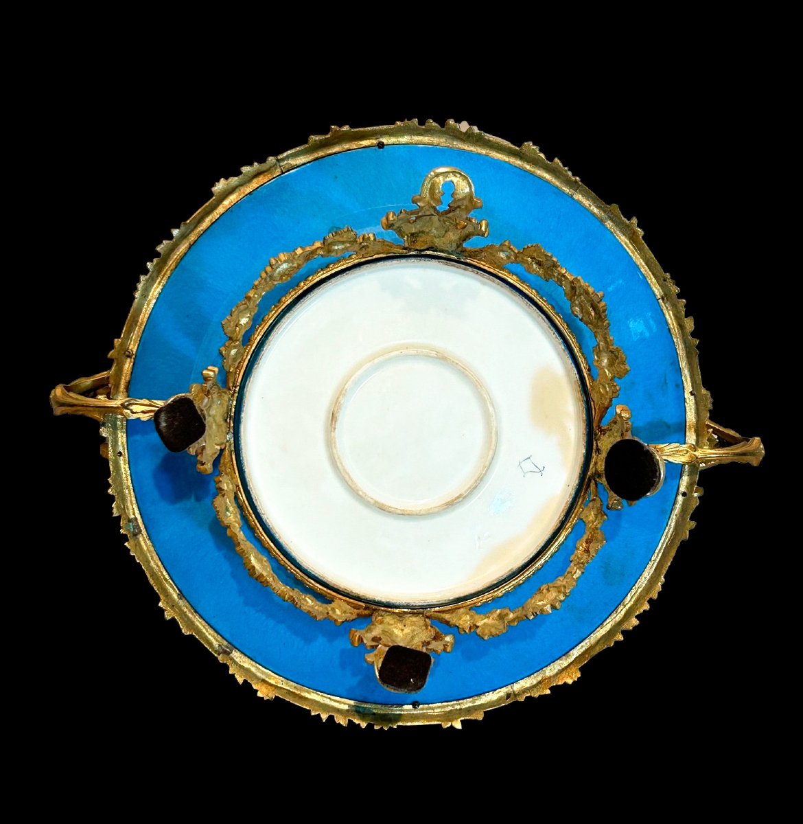  Centre de table en porcelaine émaillée portant les marques de Sèvres, France, XIXe siècle-photo-4