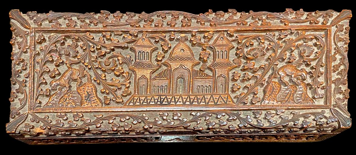 Carved Box Made Of Indian Sandalwood, 19th Century-photo-3