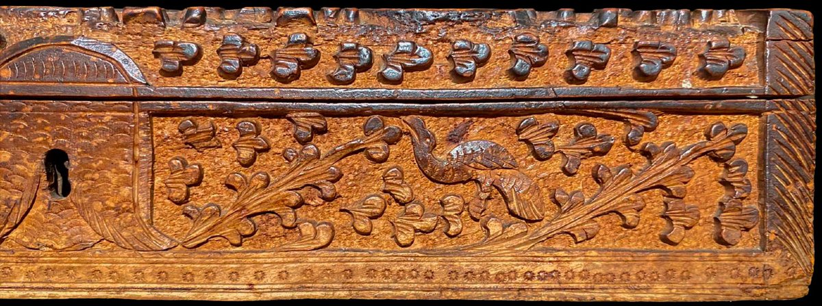 Carved Box Made Of Indian Sandalwood, 19th Century-photo-2
