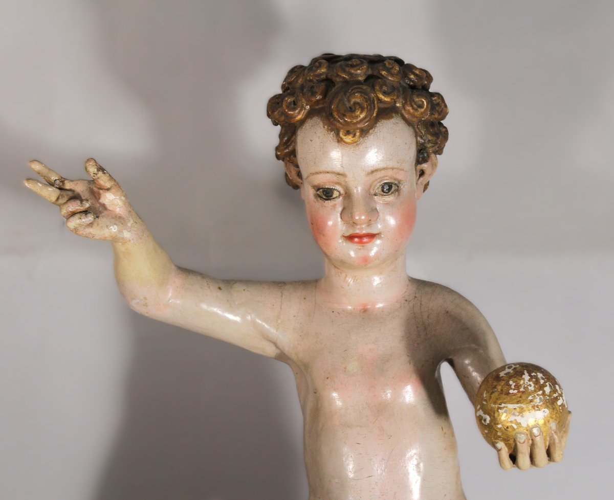 Enfant « Salvator Mundi », sculpture en bois sculpté, doré et polychrome, école castillane-photo-2