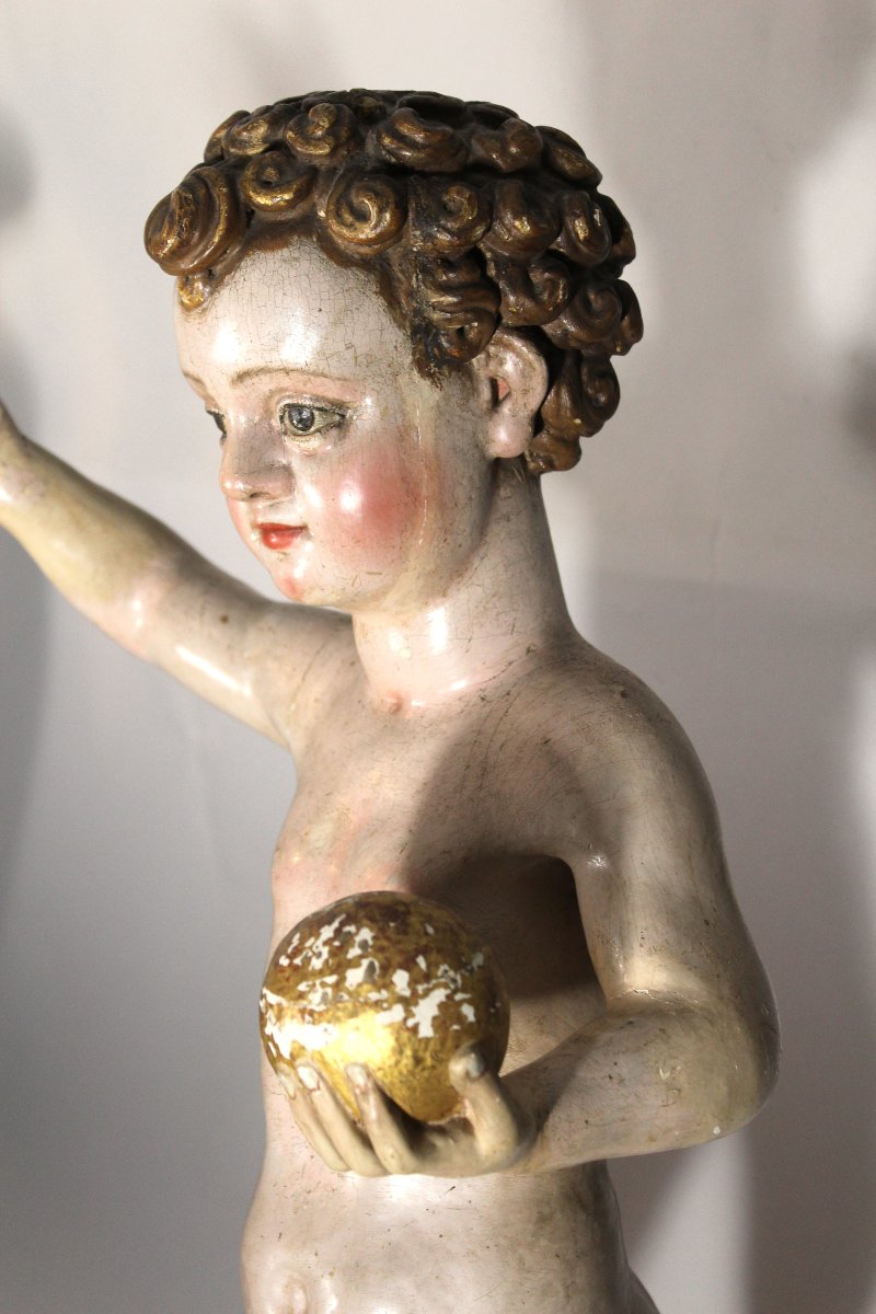 Enfant « Salvator Mundi », sculpture en bois sculpté, doré et polychrome, école castillane-photo-1