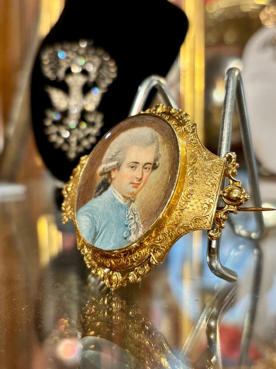 Late 18th Century Brooch Featuring A Miniature Of Jean Duprat (1760-1793), Mayor Of Avignon.-photo-1