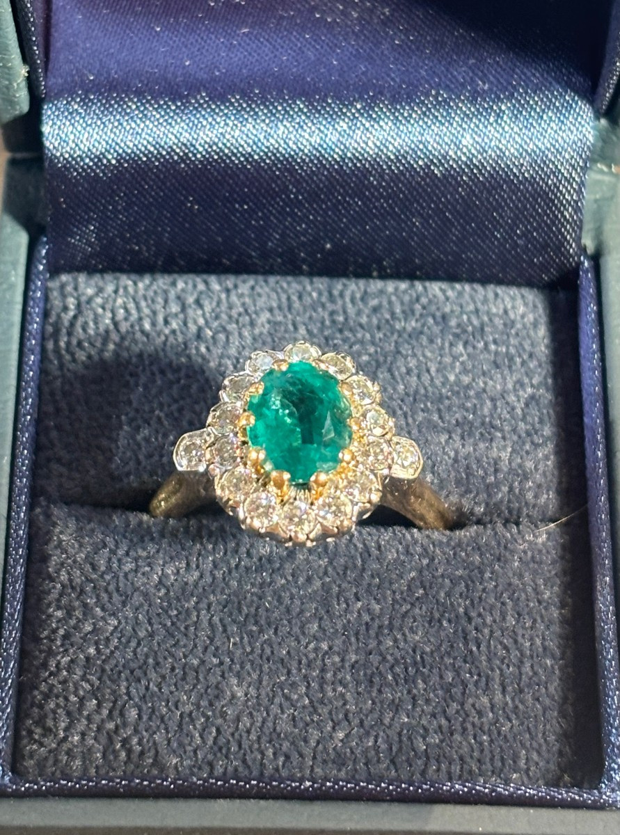 Bague marguerite émeraude et diamants, or 18k