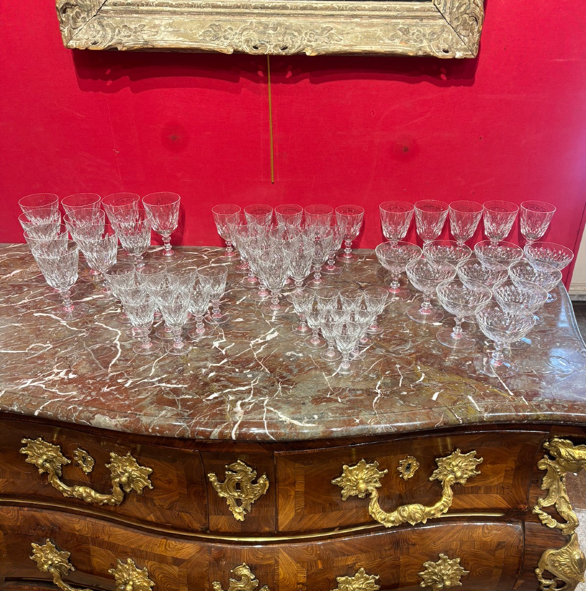 53 pièces en cristal taillé Baccarat, modèle Armagnac