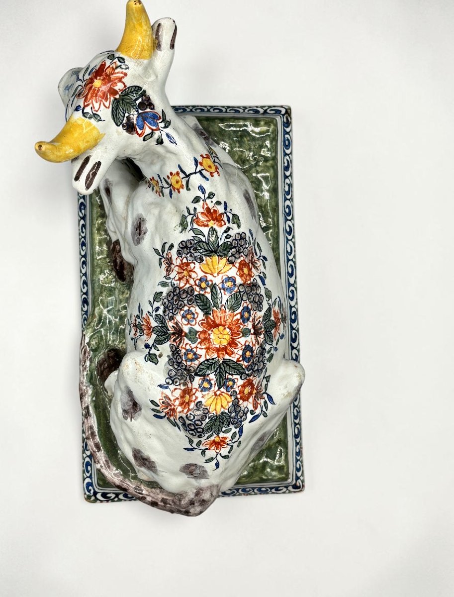 Pair Of Reclining Cows In Polychrome Delftware, Late 18th Century-photo-2