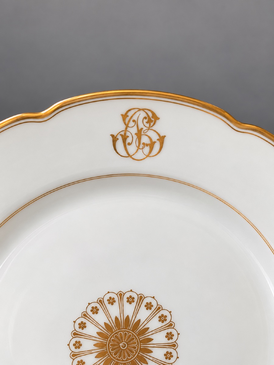 "l'escalier De Cristal" Porcelain Dinnerware Set -photo-3