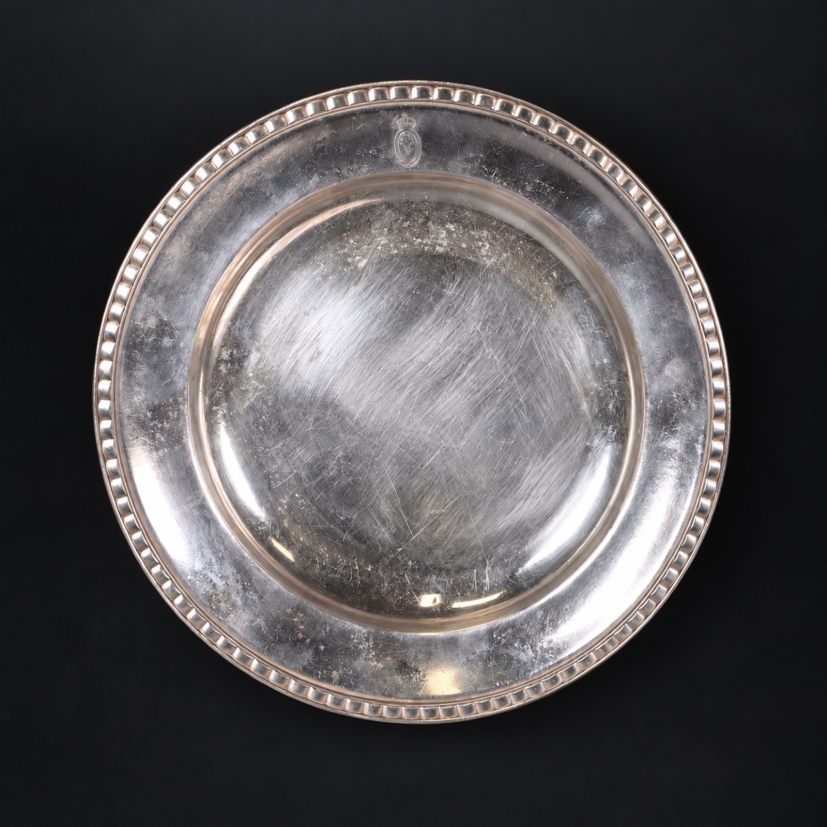 Plat en métal argenté « Georges V »