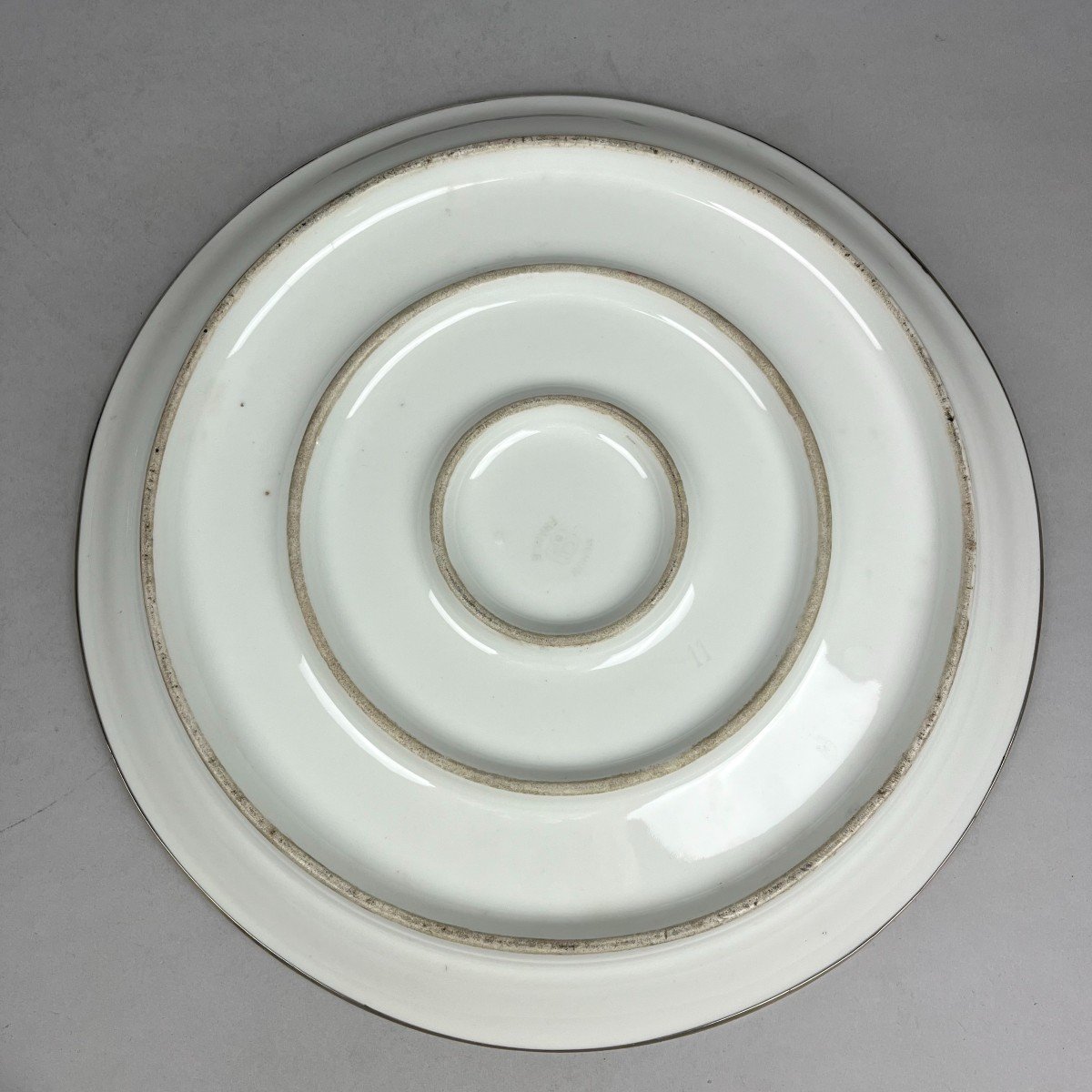 Plat En Porcelaine Et Argent Massif Par Lagriffoul Et Laval à Paris.-photo-1