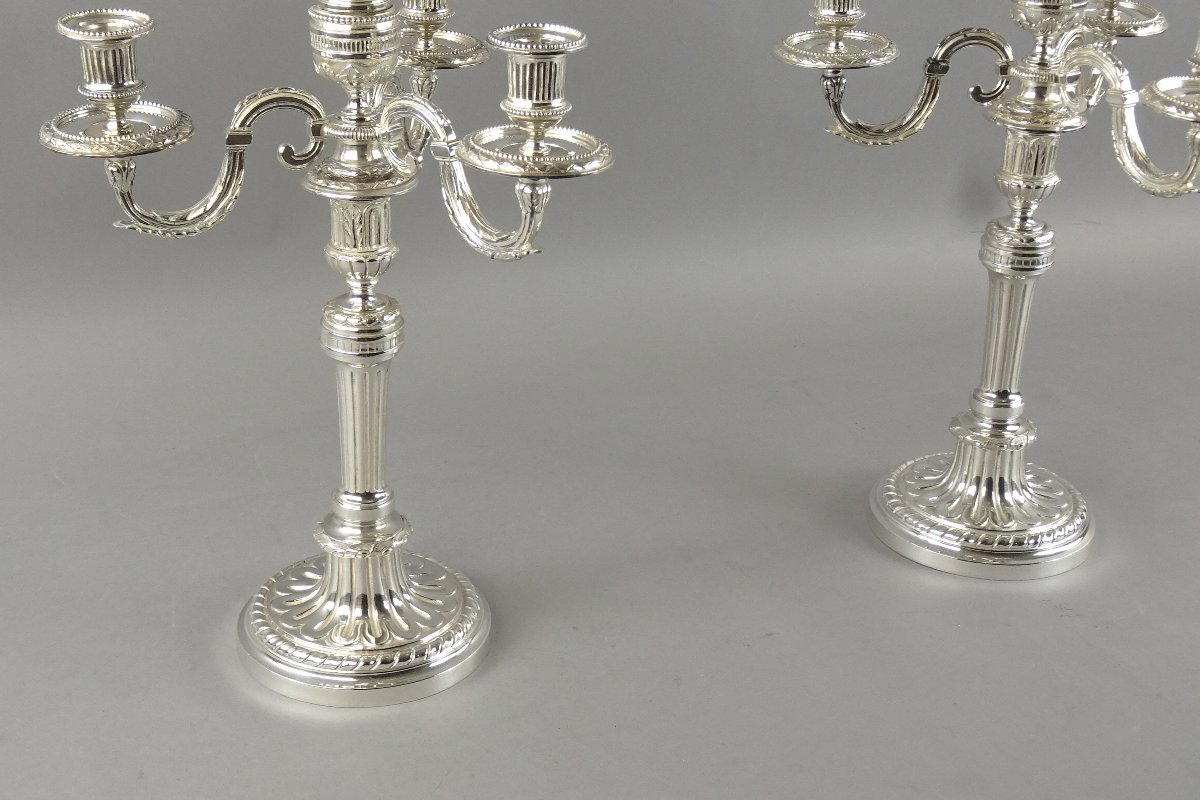 Paire De Chandeliers En métal argente de style Louis XVI-photo-4