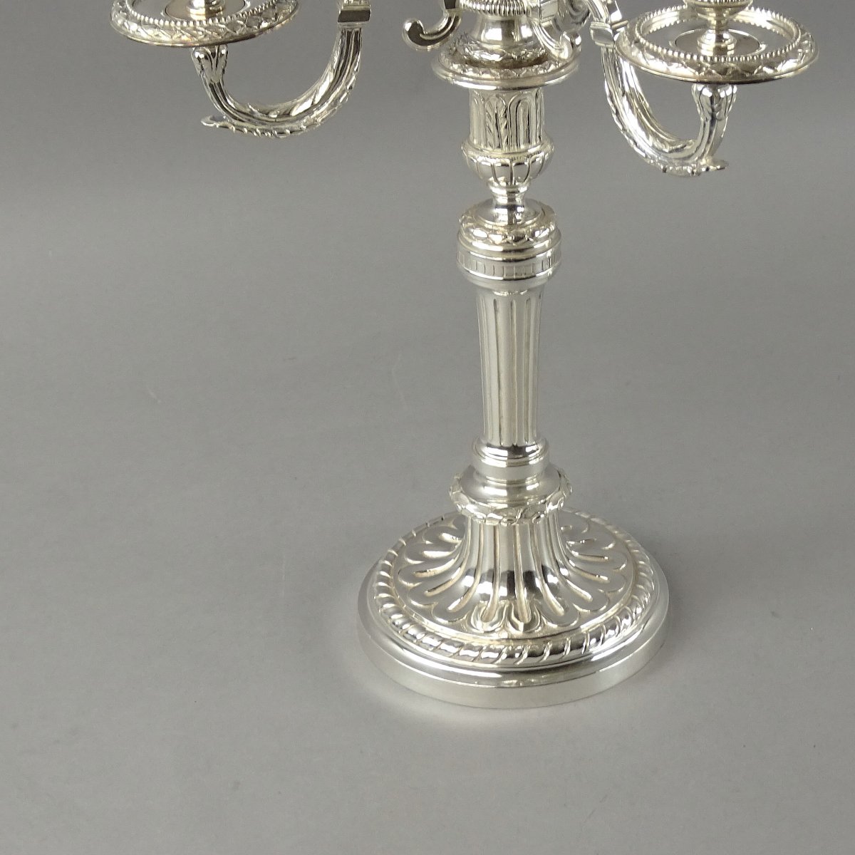 Paire De Chandeliers En métal argente de style Louis XVI-photo-6